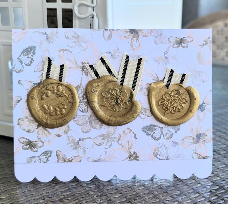 Golden Seals Scalloped Notecard - Artski&Hush